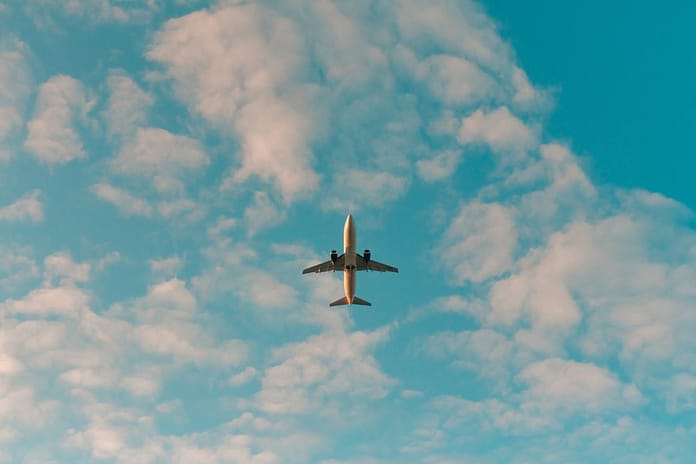 Jet lag e voli lunghi – Jet Lag e Voli Lunghi: Come Arrivare a Destinazione in Forma