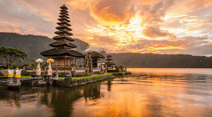 Bali Impone una Tassa d’Ingresso: Una Mossa per Proteggere il Patrimonio Culturale e Ambientale dell’Isola degli Dei